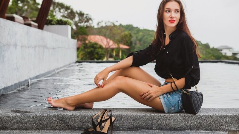 Seven Types of Girls Sandals That You Need To Make The Outfit Look Good